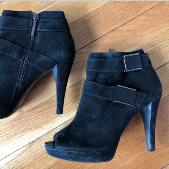 Calvin Klein Black Suede Ankle Booties Boots 7.5 - Picture 7 of 10